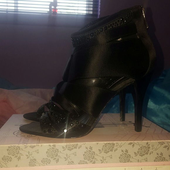 BCBG Heels - Picture 3 of 4